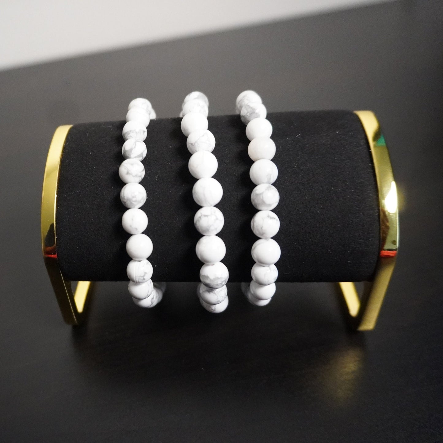 Howlite Beaded Bracelet - Elegant Handcrafted Gemstone Jewelry for Boho Style & Personal Gifts - Handmade Accessory