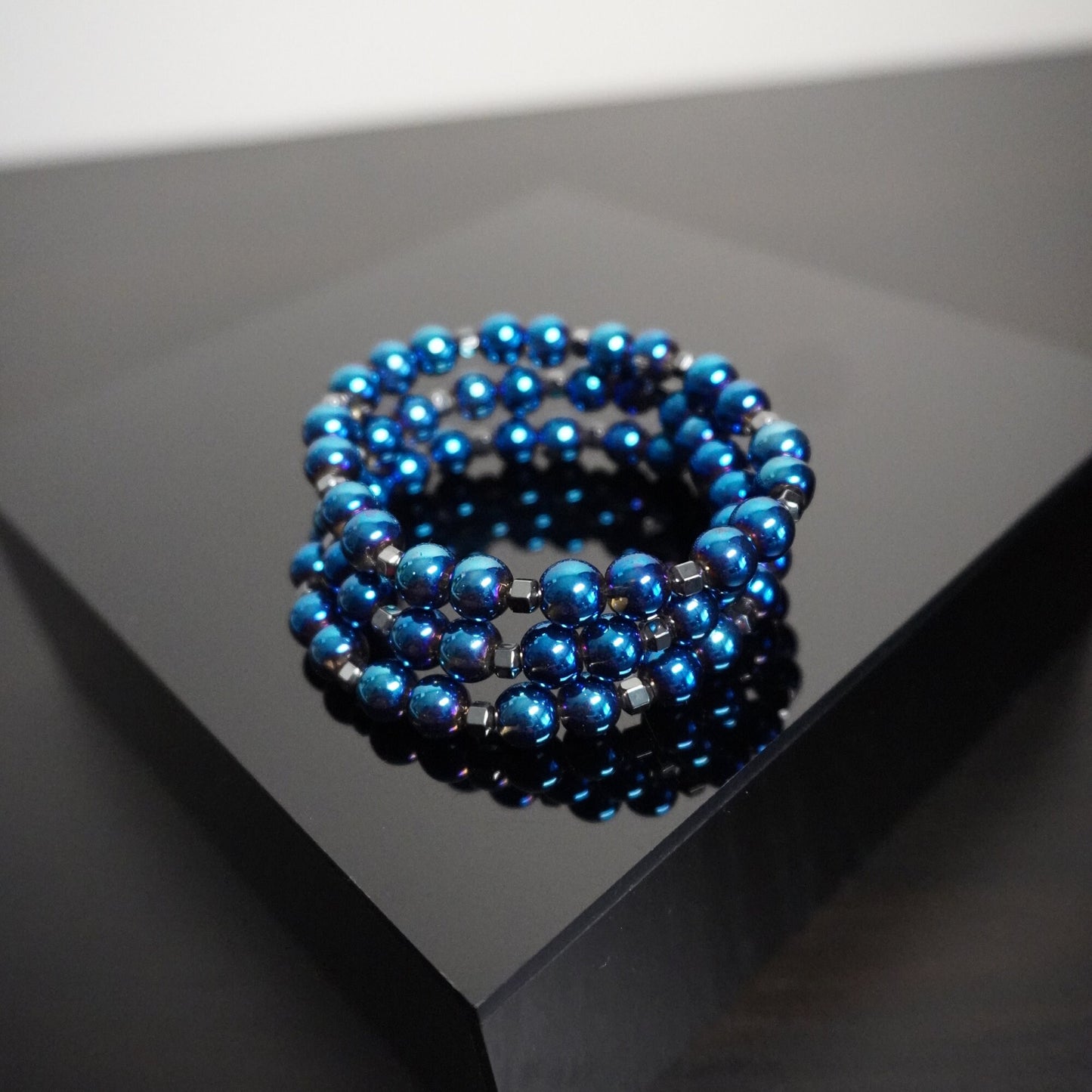 Blue Glass Beaded Bracelet: Elegant Everyday Jewelry