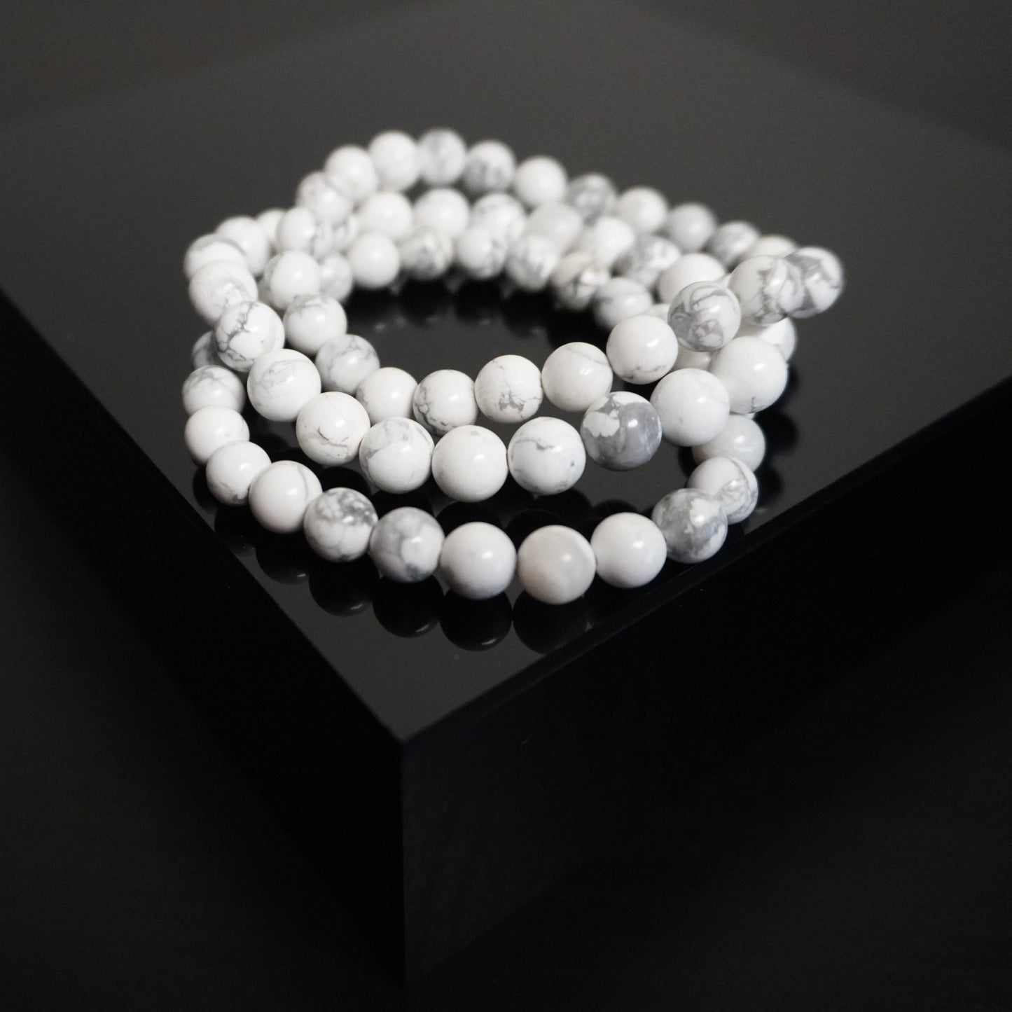 Howlite Beaded Bracelet - Elegant Handcrafted Gemstone Jewelry for Boho Style & Personal Gifts - Handmade Accessory
